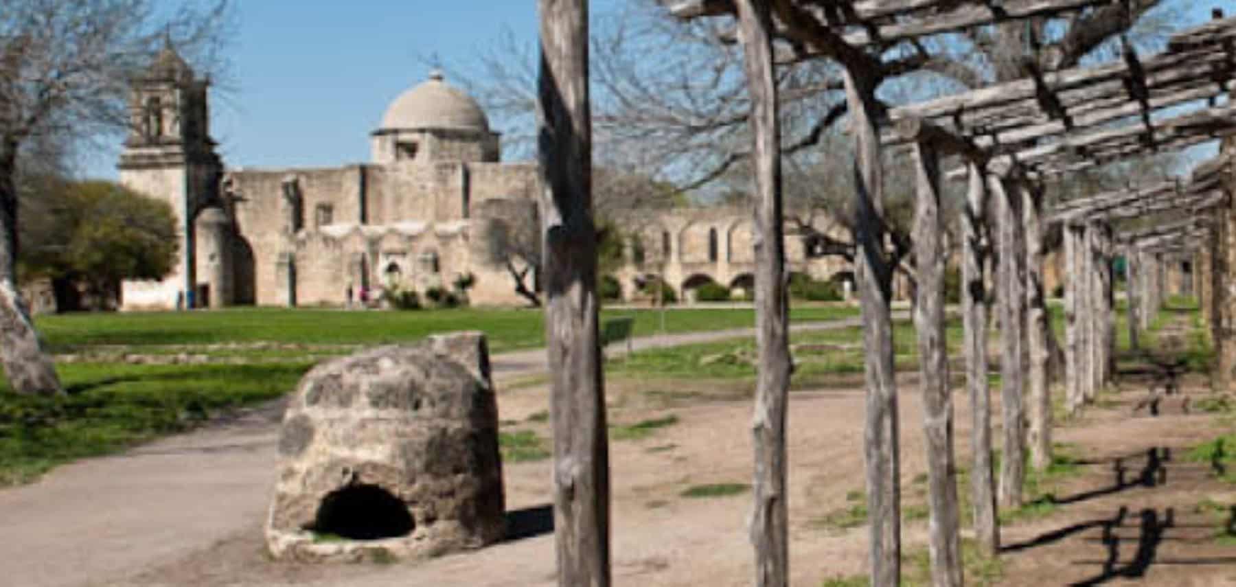 TravelTexas-El-Camino-Real-de-los-Tejas 1800x855