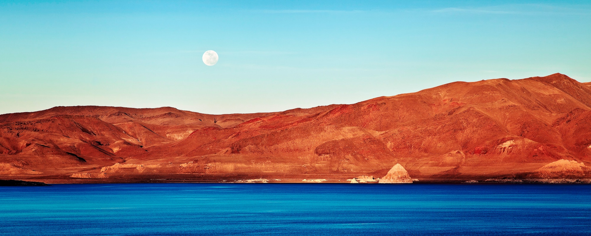 Q14 Pyramid Lake New-1
