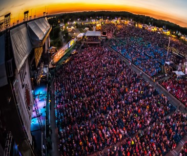 Image : WE Fest Country Music Festival