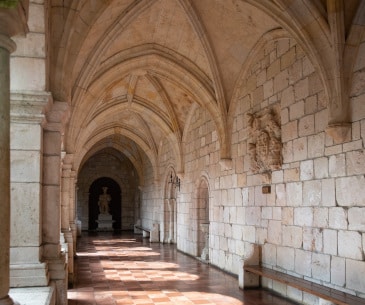 Image : Ancient Spanish Monastery