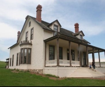Image : Fort Abraham Lincoln Custer House & Commissary Bookstore