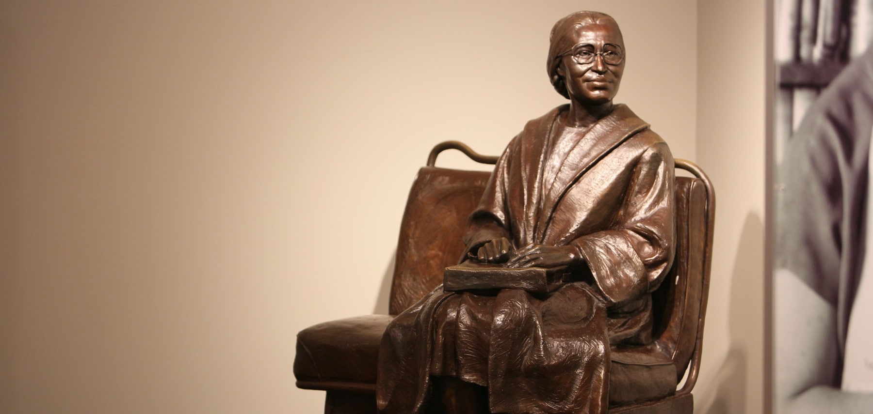 MontgomeryCivilRightsRosaParksMuseumRosaParksStatueFull