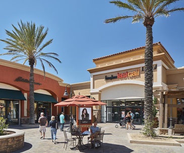 Image : Desert Hills Premium Outlets
