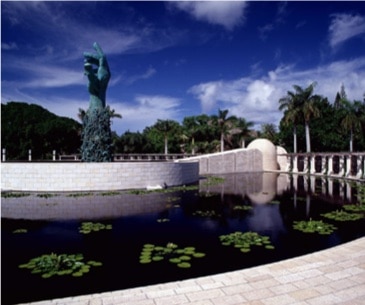 Image : Holocaust Memorial of Miami Beach
