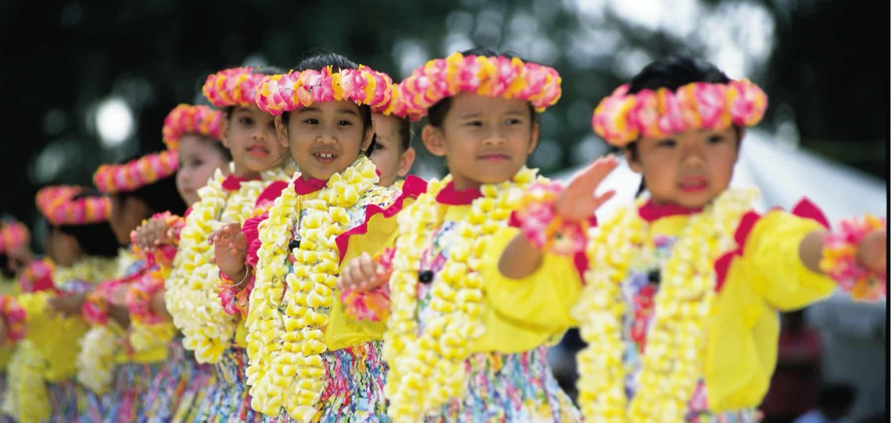 Keiki girls dancing hula