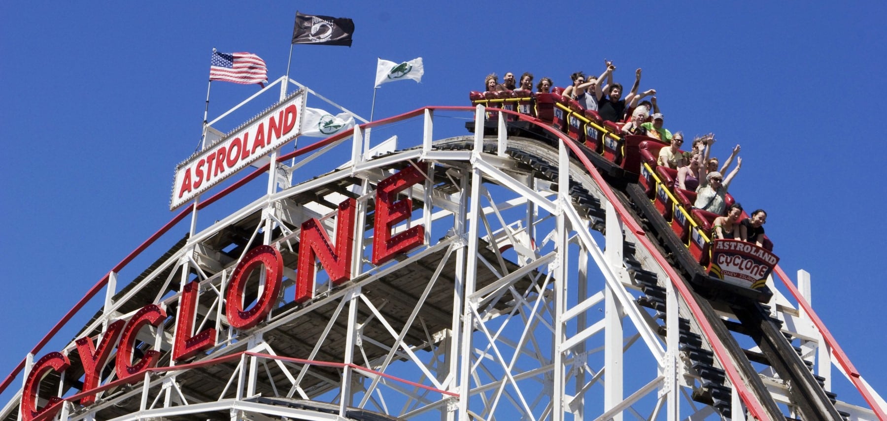 New-York-Cyclone-coney-island-credit-bami-adedoyin