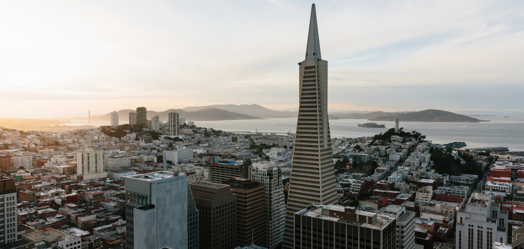 Transamerica Pyramid in San Francisco skyline ©Chris Amat 1800