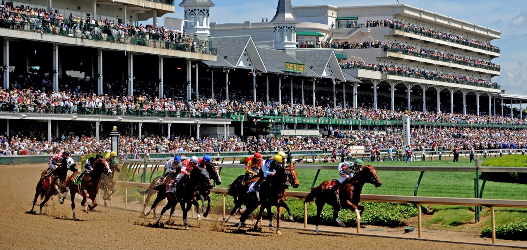 Kentucky-Churchill-Downs-wSpires