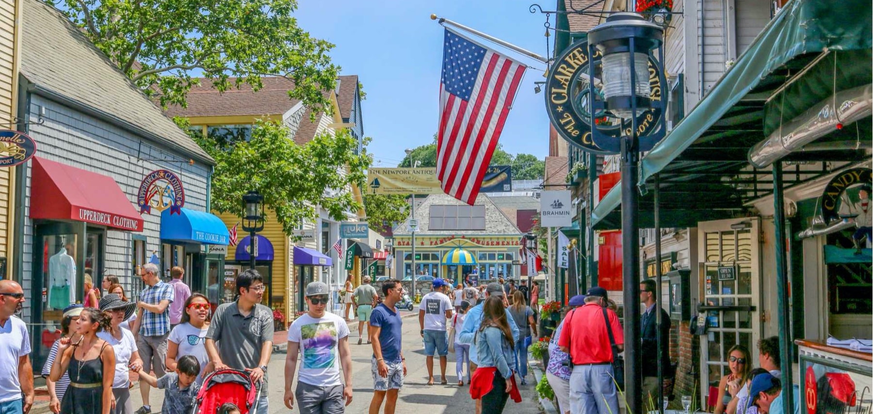 Rhode-Island-Newport-shops-along-the-beach