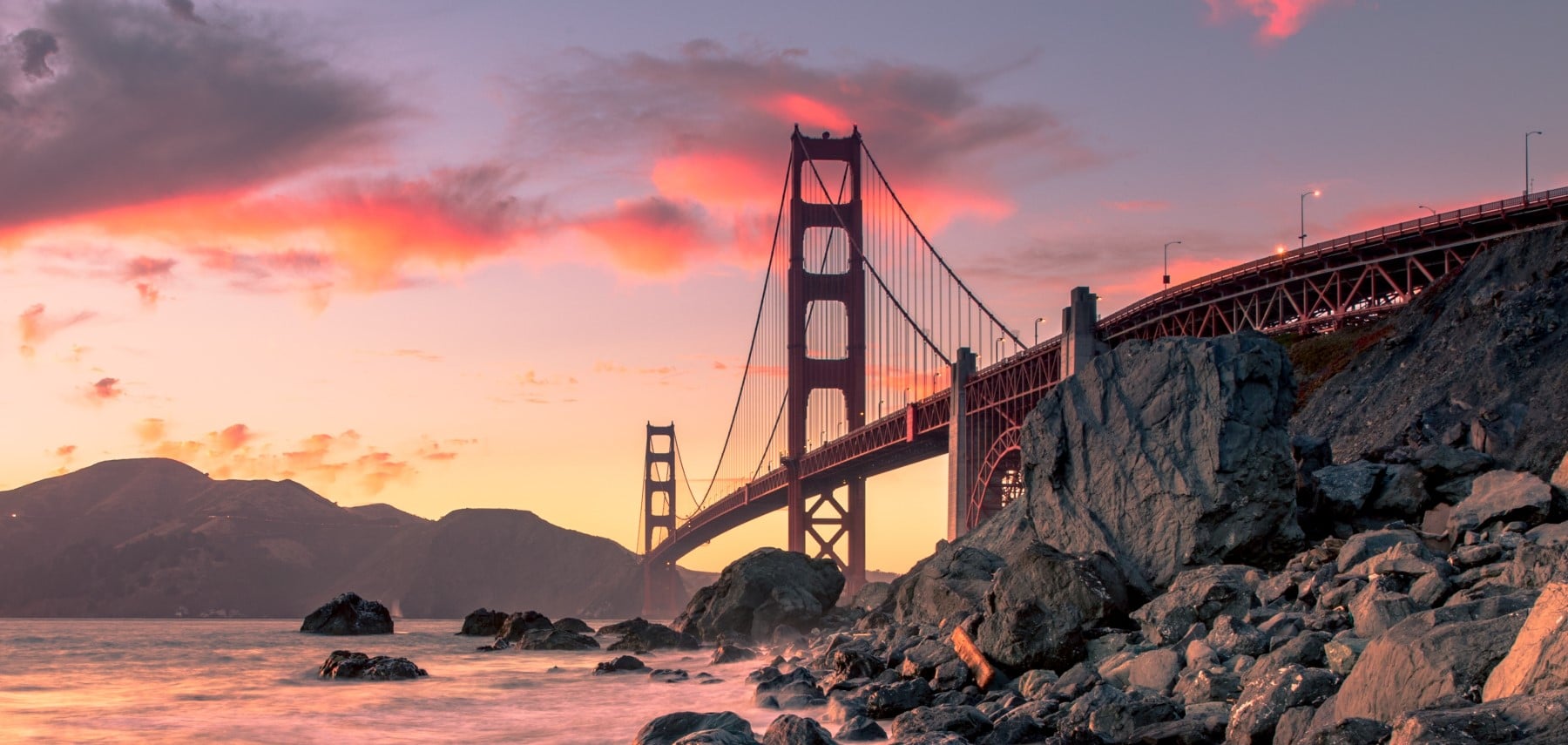 San Francisco1800-Golden Gate Bridge at Sunset from Marshall' Beach (Crédit Oliver Plattner)
