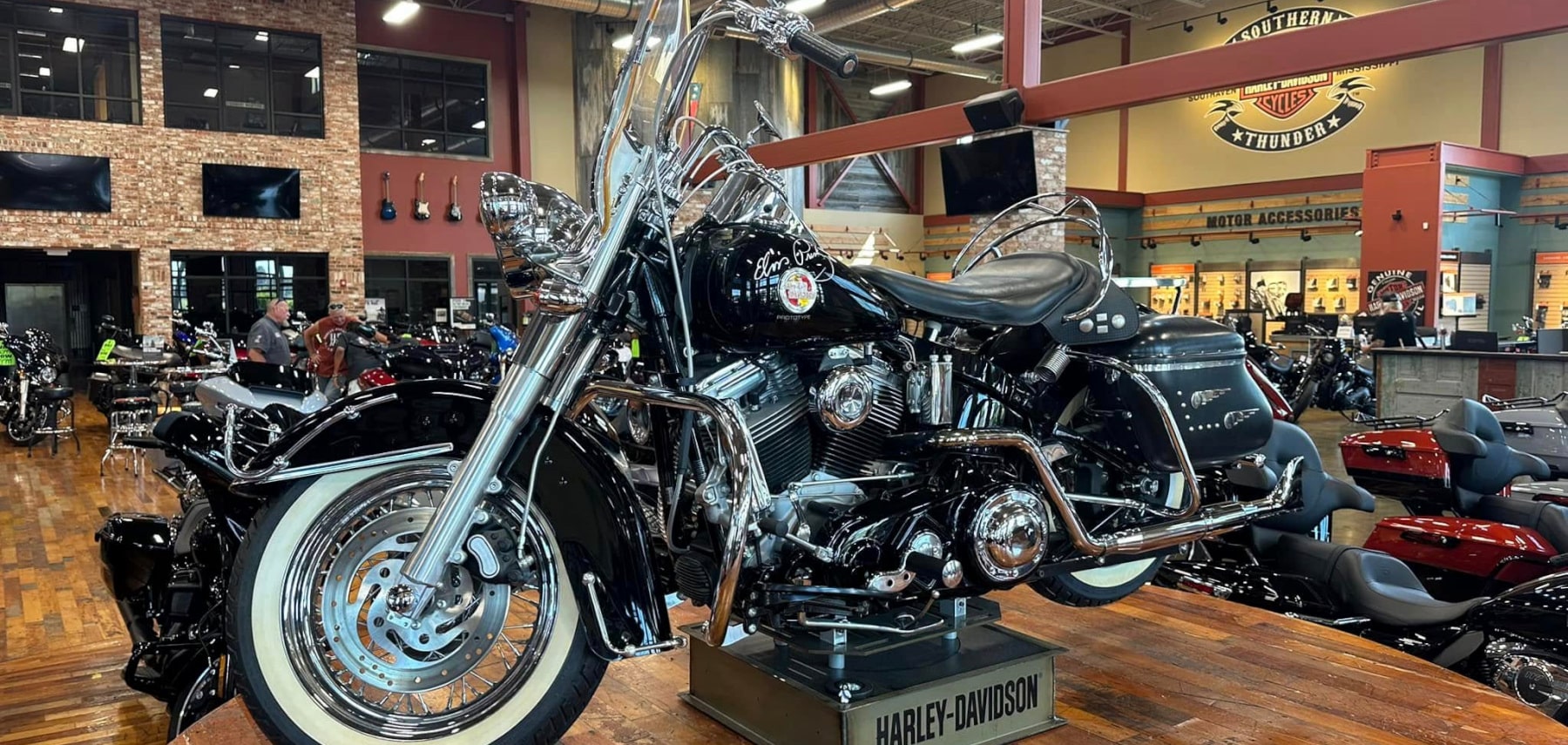 Harley Davidson 1800 855