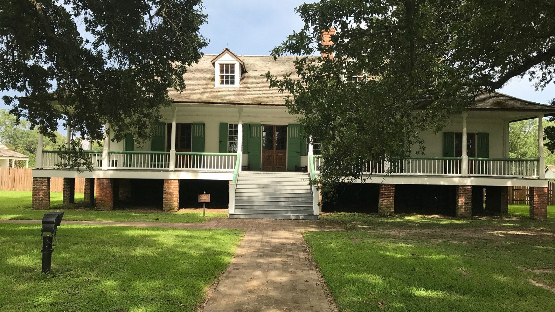 Magnolia Mound