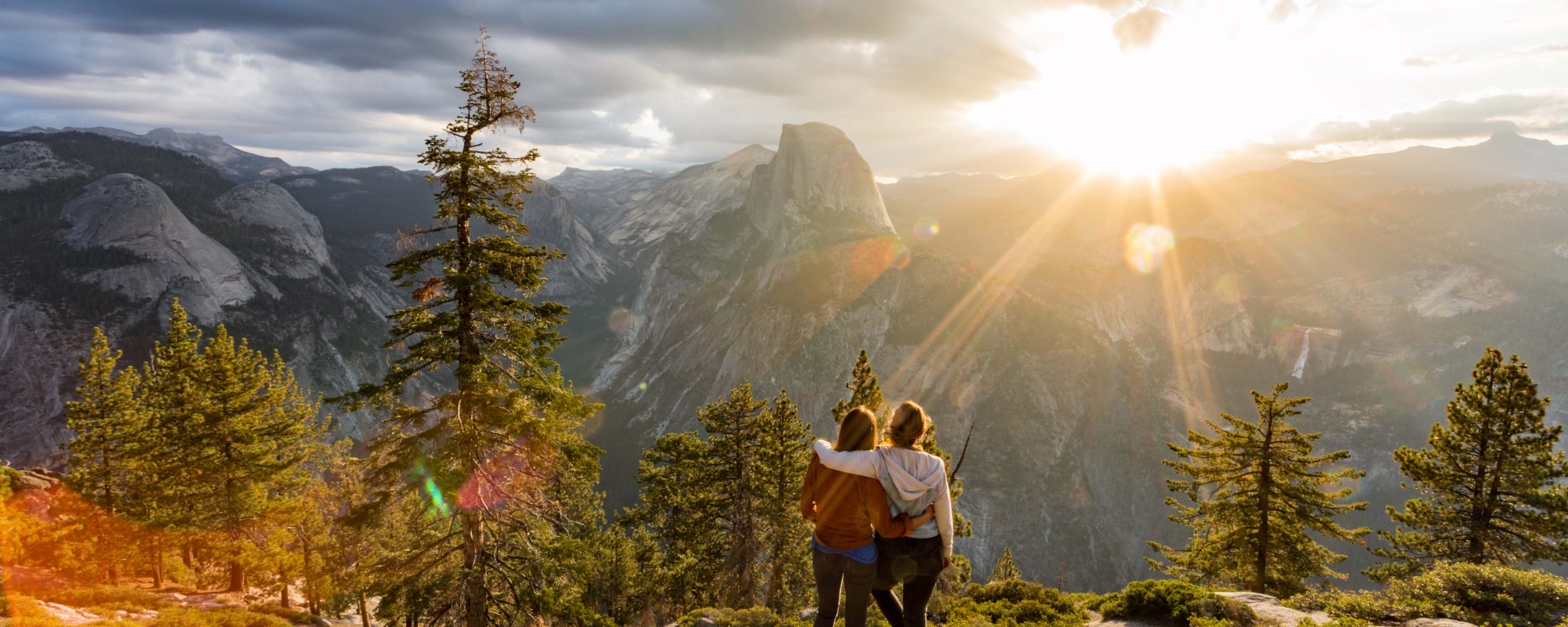 Glacier Point-Yosemite National Park-Sunrise-People-2000x800