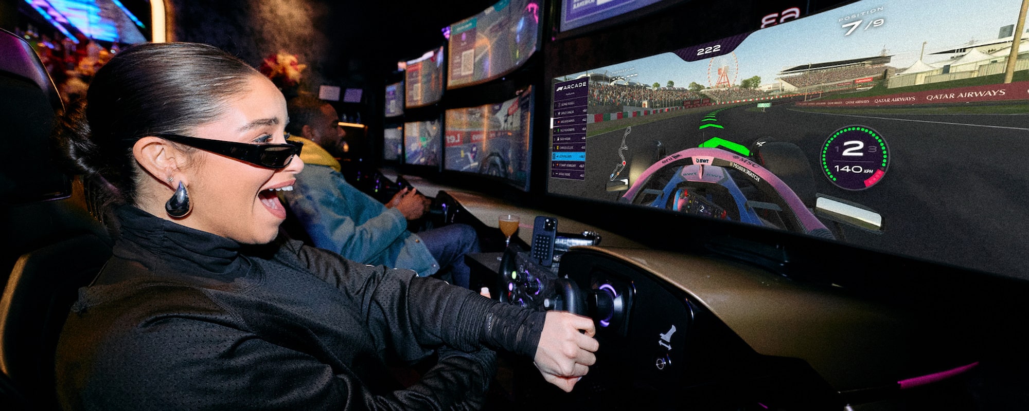 F1® Arcade Simulators 3-1. Credit F1® Arcade 2000x800